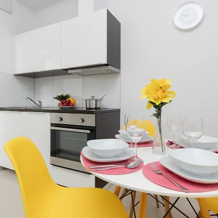 Wola Near Nocny Market By Renters * Варшава
