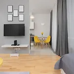 Apartment Wola Near Nocny Market By Renters *