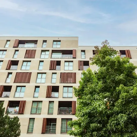 Wola With Parking Near Nocny Market By Renters